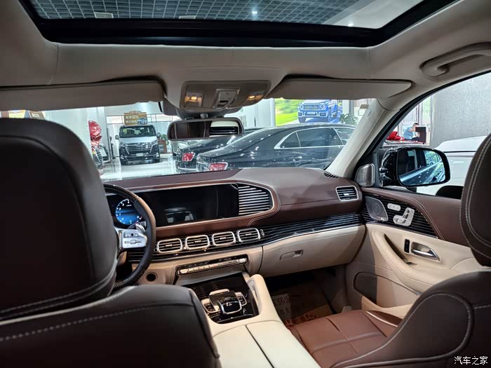 北京bj90升级迈巴赫内饰和大连屏