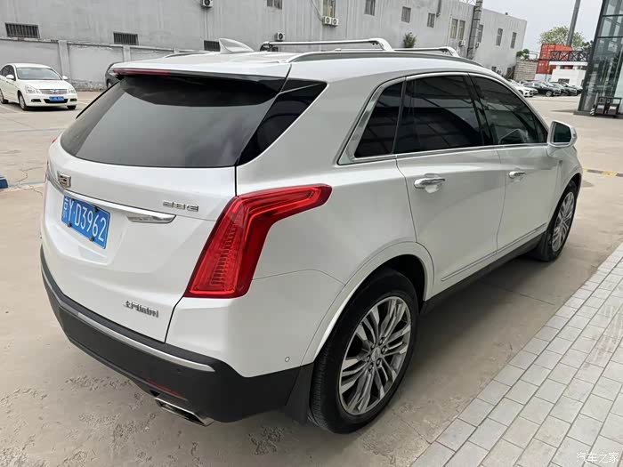 2017年11月凯迪拉克xt5,28e轻混和动力,2.0大天