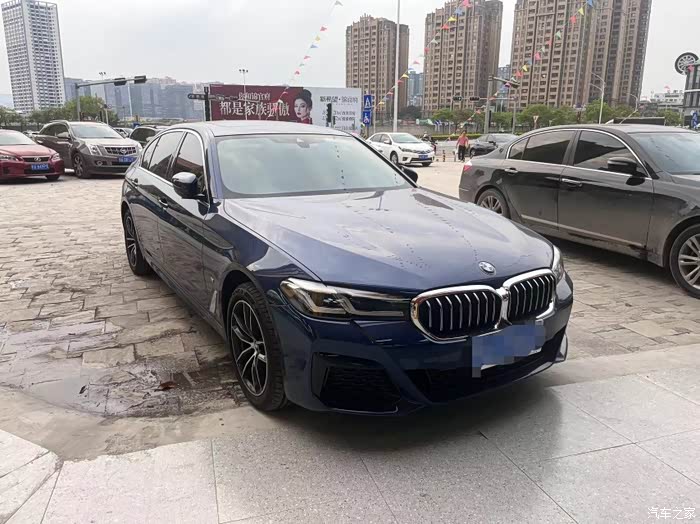 新款宝马525lim运动套操控没得说内饰也好看你们觉得呢
