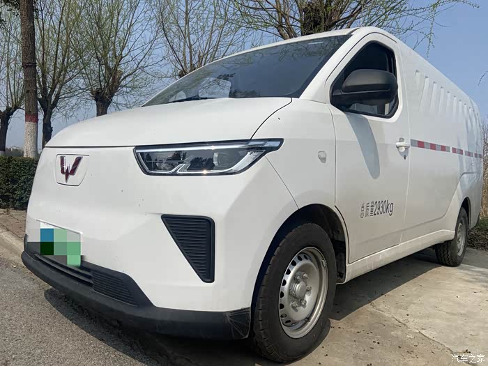 新能源箱式货车扬光不单是颜值担当而且还很能装