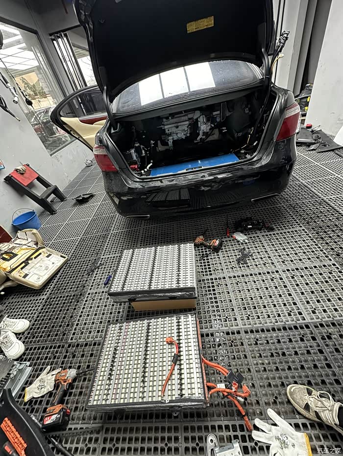 雷克萨斯ls600hl更换混动电池