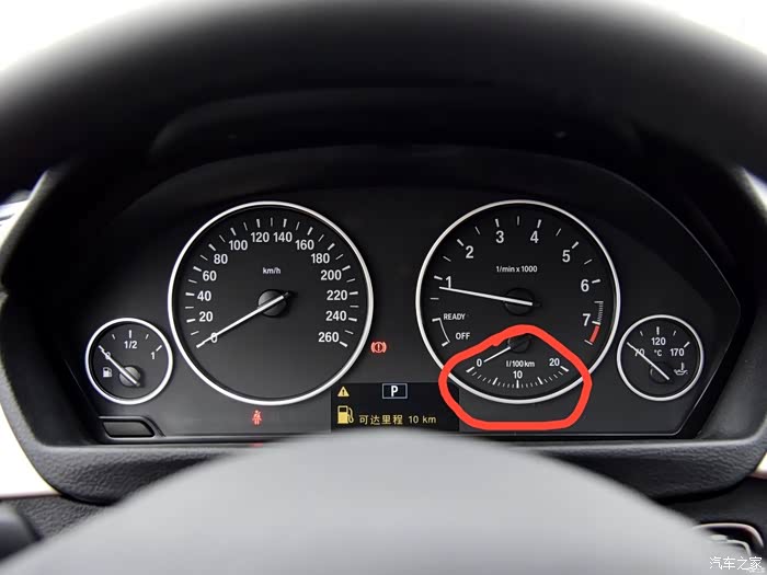 请问尊贵的bmw车主们1仪表盘内小指针表是什么表红圈内