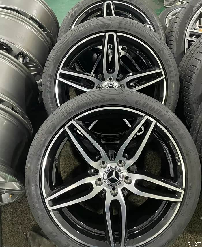 19寸奔驰cls轮毂轮胎精品套件感兴趣的可以来