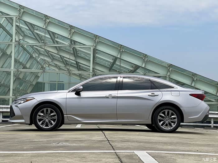 优质二手车丰田亚洲龙