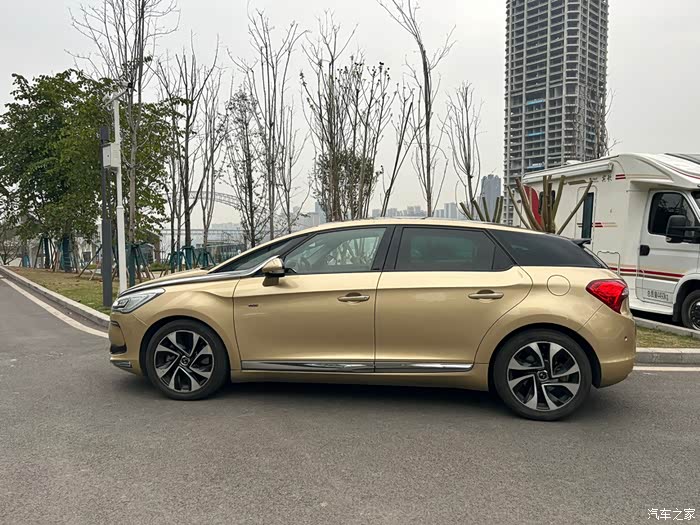 ds518t尊享版2016年上牌67万公里个人