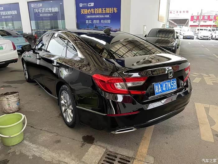 18年本田雅阁双电动座椅8万公里车况精品加装氛围灯