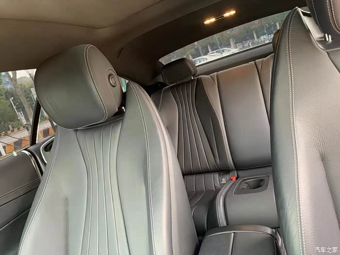 奔驰20款e260轿跑车进口2020年6月上牌仅4