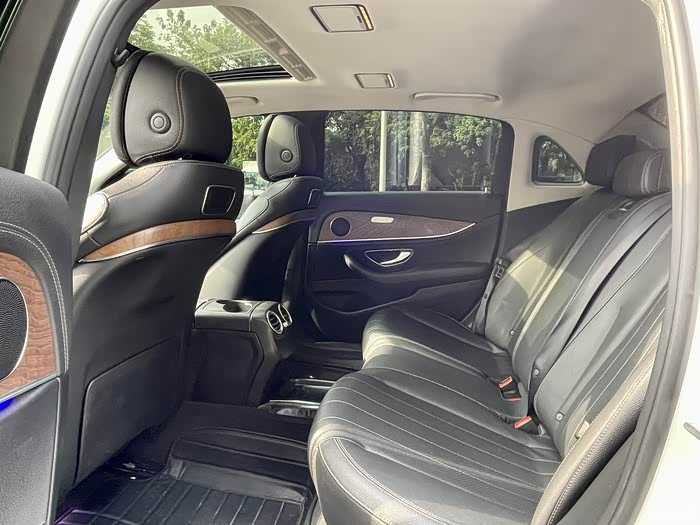 奔驰e200白外黑内20t立标17年上牌