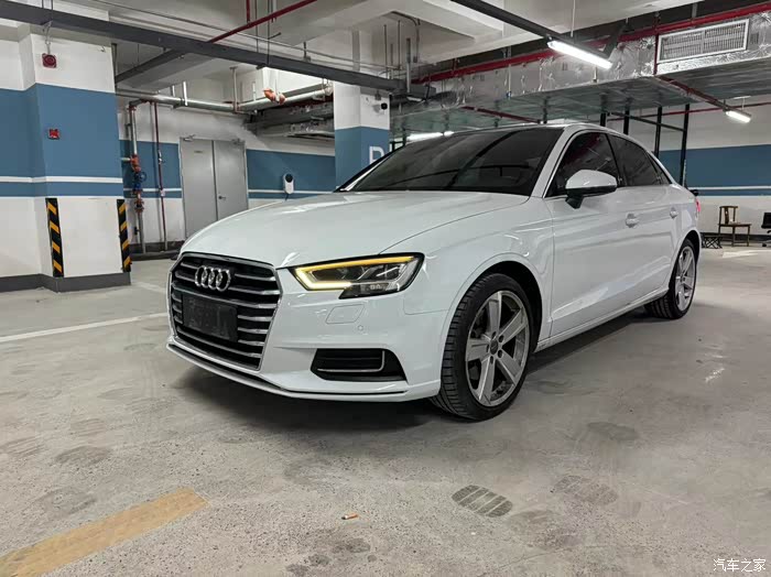 出一台17年7月上牌奥迪a3,2.0t性能小怪兽,白外黑内