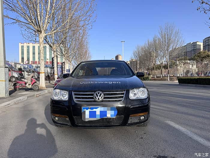 2008年16手动天窗宝来两厢限量版极品