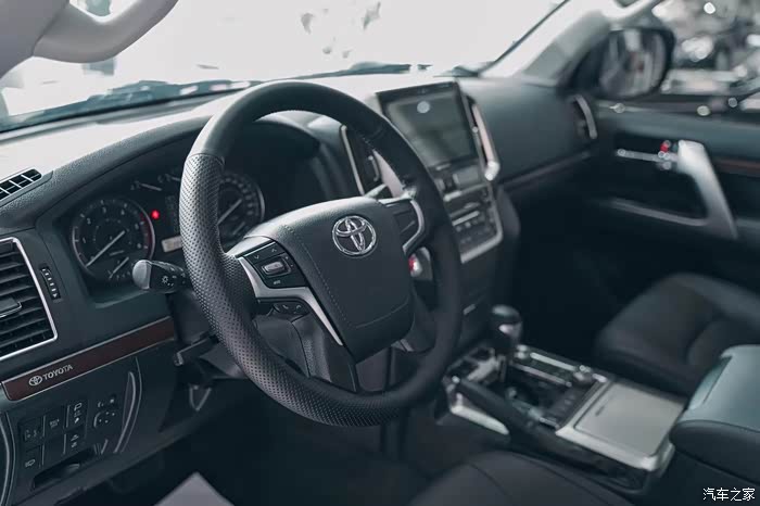 20年丰田陆巡4500d4d柴油一手原漆中东高配1