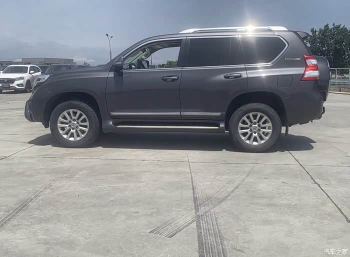 最新拿下 18年丰田普拉多4.0l 原版车况 实表15万公里