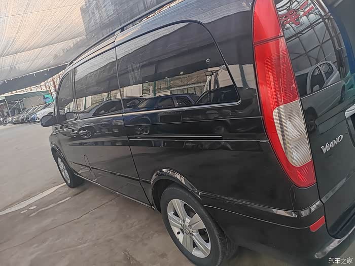 新到2010年7月上牌的奔驰唯雅诺25自动7座精英型天