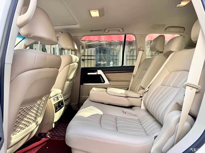 新到23年11月上牌丰田大57仅行驶了5700公里