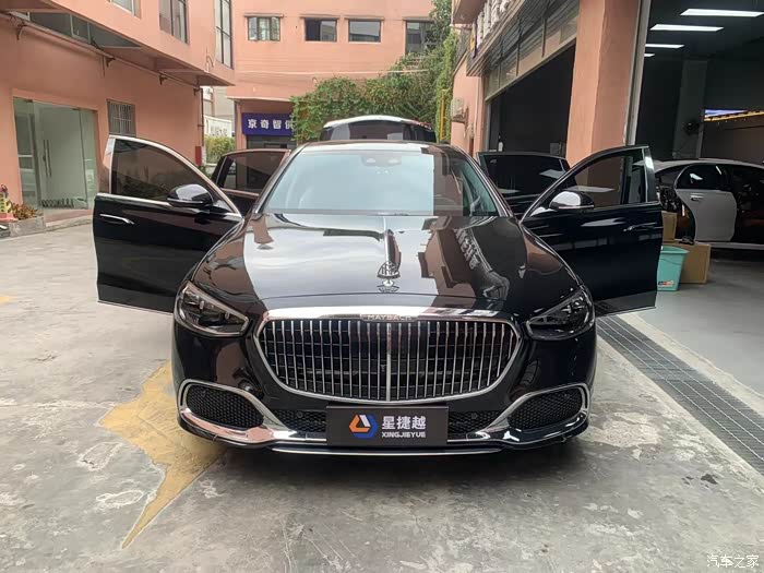 奔驰迈巴赫s480新车落地直接升级近满配
