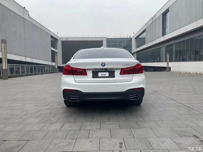 20年宝马530li尊享m运动白红哈曼卡顿实表5万公里