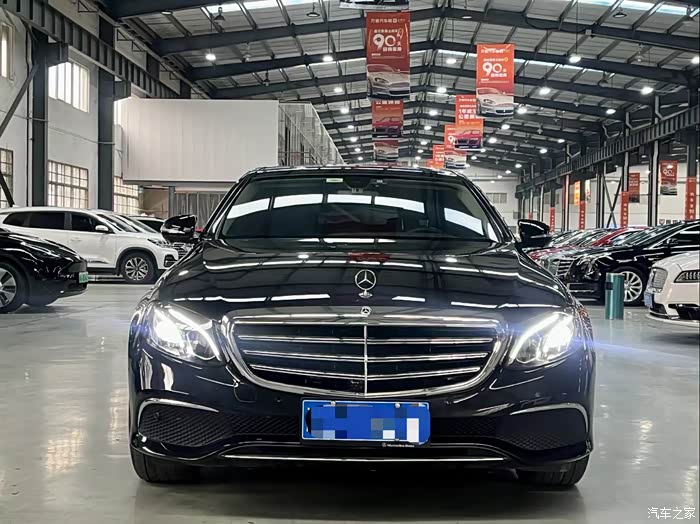 19年奔驰e300豪华版