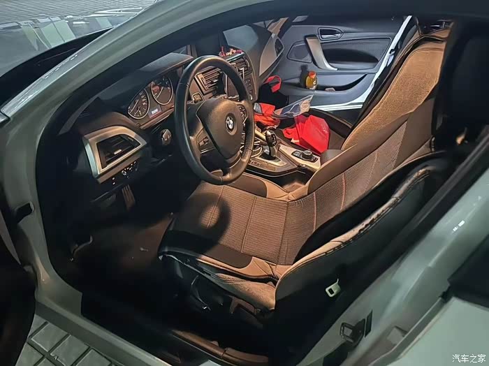 13年,宝马116i 1.6t,5.7万公里,沪牌一手车.