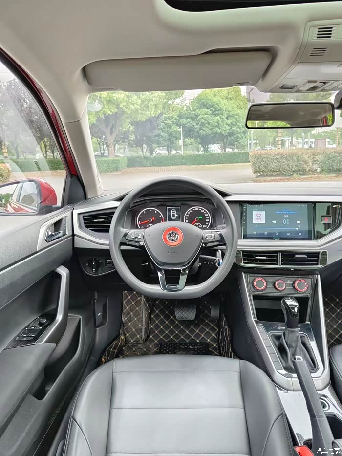 20年上牌大众polo plus,1.5l排量 美女一手车