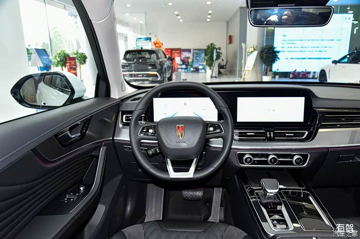 红旗hs5的驾驶感受总体上是非常满意的.动力方面,即使在高速