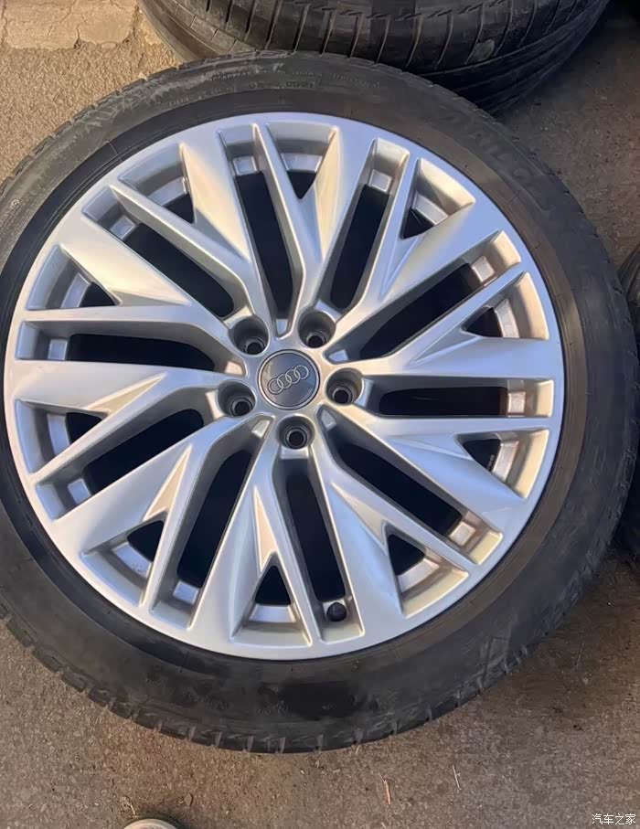 奥迪a7原车轮毂轮胎19寸 ,中意的约
