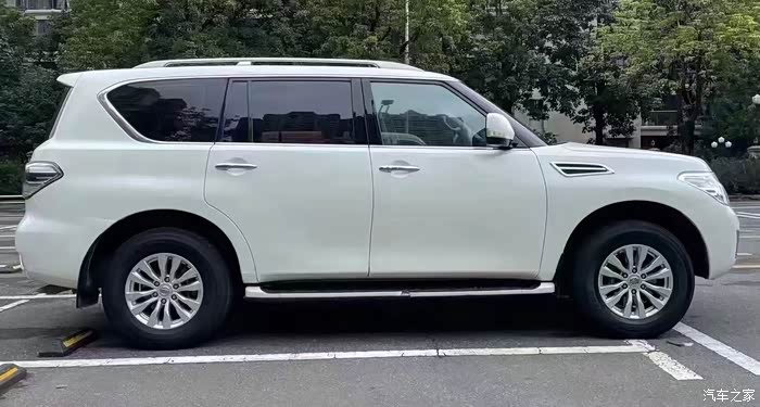 日产途乐19年上牌40v6一手车