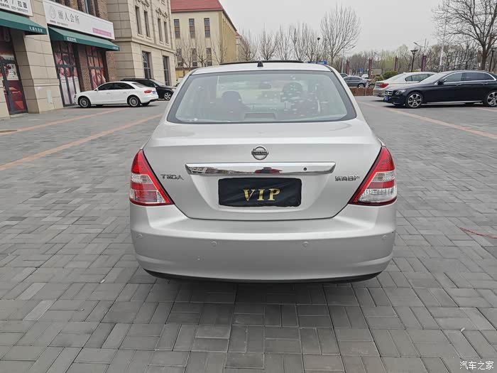 10年日产颐达 发动机变速箱一点问题没有 换挡顺畅 提速很有