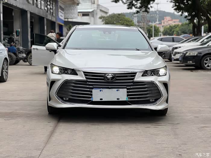 21款21年丰田亚洲龙25l豪华版极品车况全车原版2个