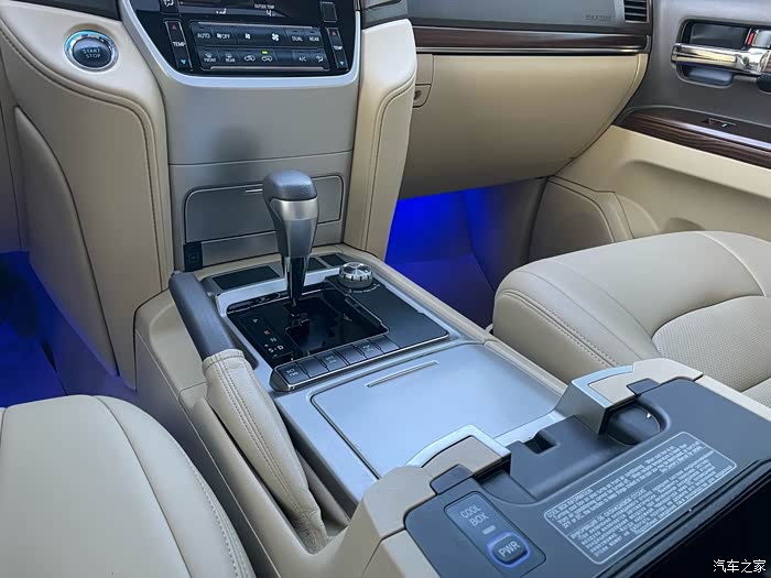 丰田兰德酷路泽进口2016款4600v8中东版