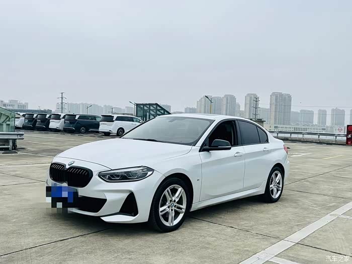 23年宝马120m耀夜一手车高配原版原漆带车衣1w多公