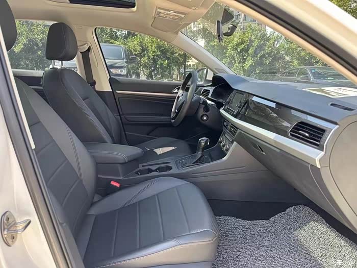 新到店2020年上牌大众朗逸plus车况精品价格不高只