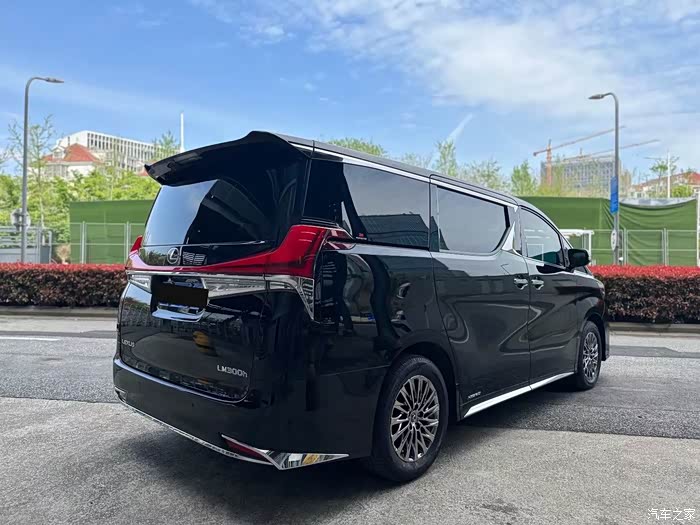 点击:>1|回复:>0雷克萨斯lm论坛>即将到店lm300七座23年2上牌,1.