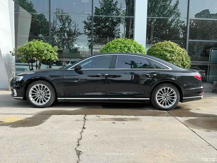 奥迪a82021款a8l50tfsiquattro