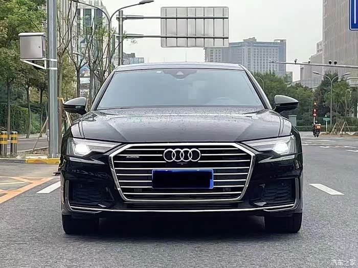 21年上牌奥迪a6l55尊享动感3万多公里