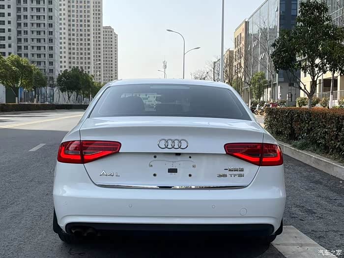 奥迪a4l 35tfsi 自动标准型 车况原