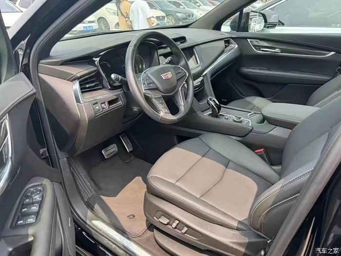 拿下凯迪拉克xt522年11月上牌07万公里四驱豪华