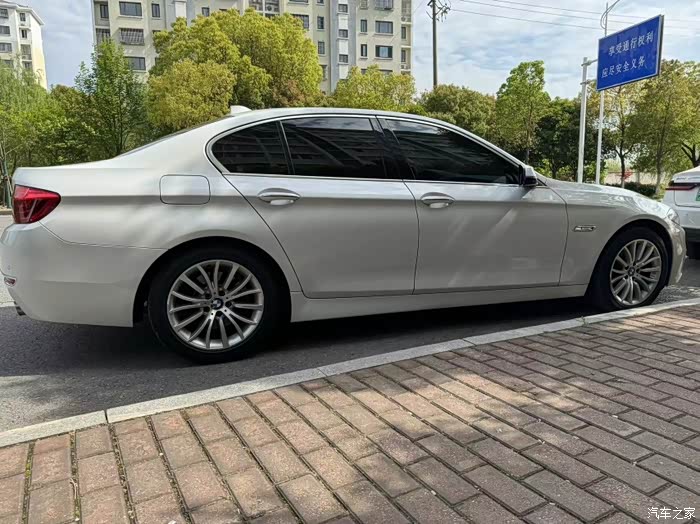 出一台进口宝马53514款设计套装国5原版车况95