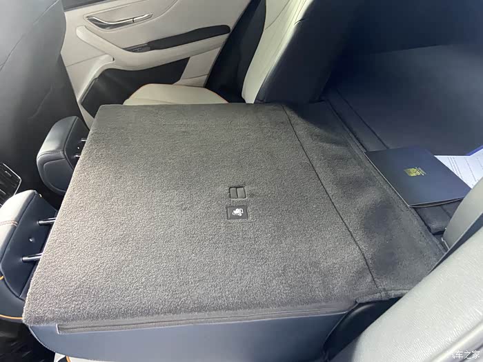 比亚迪宋plusdmi颜值高