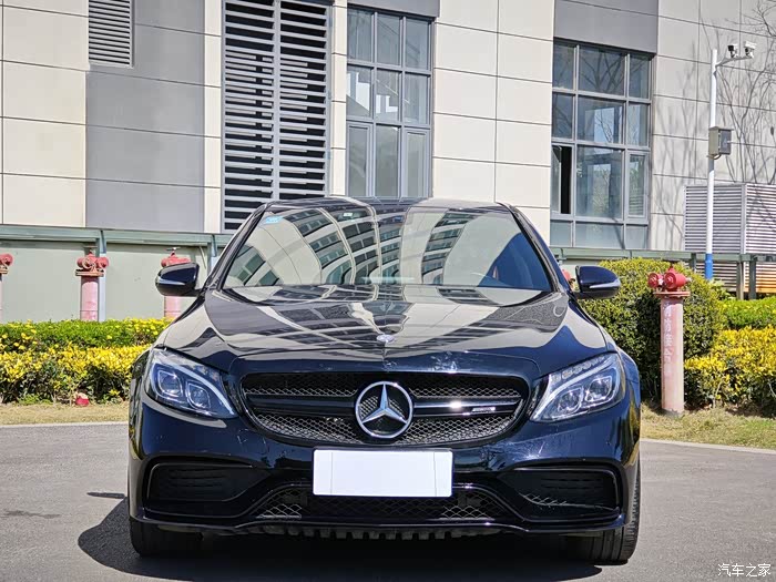 进口2015奔驰c30020t高功率发动机改装全身名牌