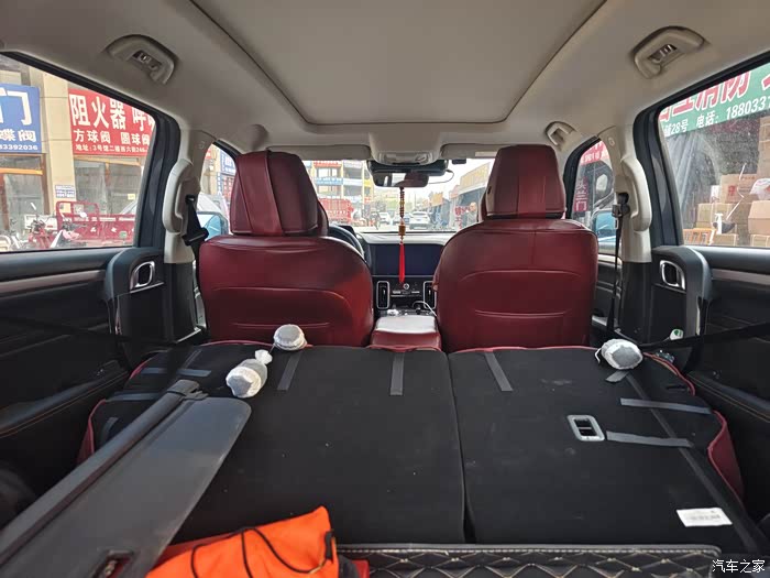 哈弗大狗空间大拉人拉货都不怕