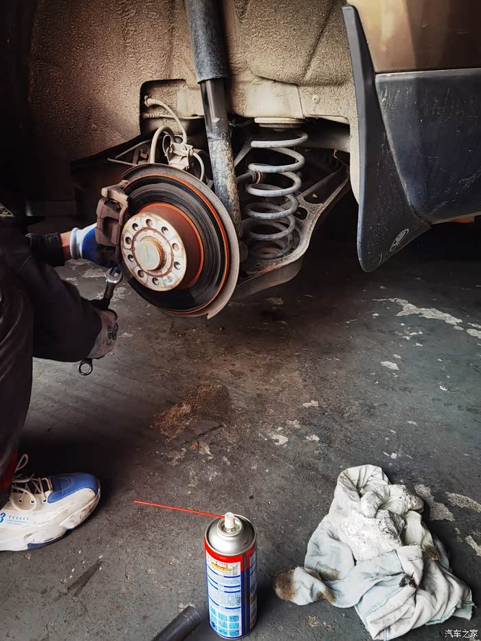 16年野帝20万公里更换第二幅刹车片