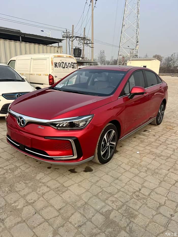 北汽eu5个人一手车出售19年准新车