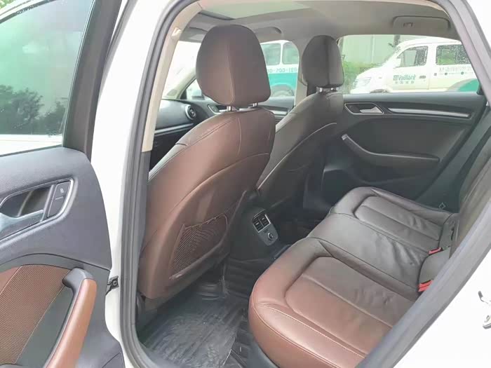 16年奥迪a314t大天窗高配双电动真皮座椅精品无事