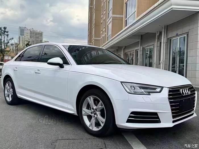 18年18款奥迪a4l 2.0t 精品车况 一手车,7.5万