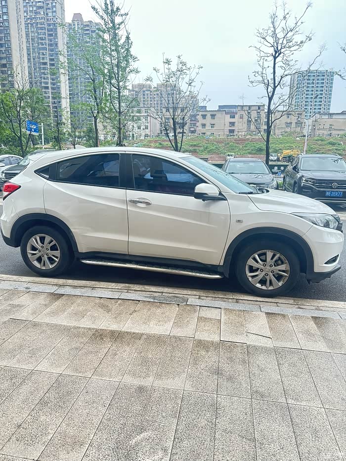 点击:>1|回复:>0缤智论坛>17年1.5白色自动,油耗真的低,市区郊区6.