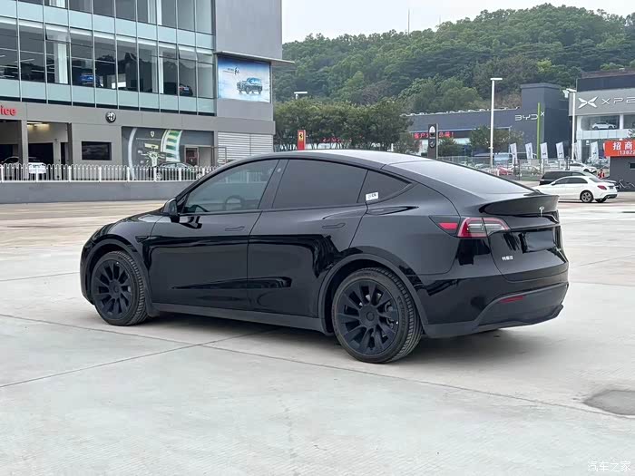 特斯拉modely2021款标准续航后驱版行驶8w