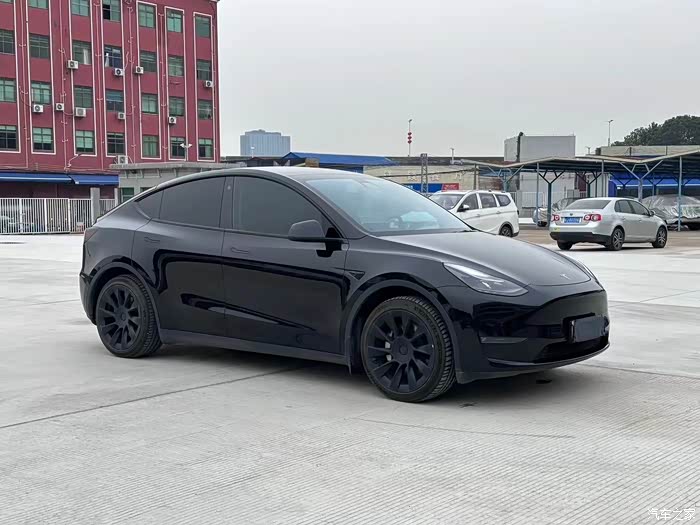 特斯拉modely2021款标准续航后驱版行驶8w