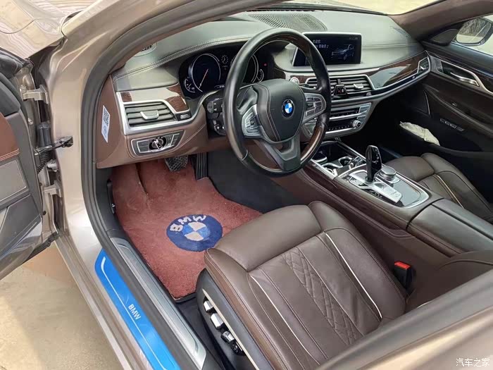 宝马740li四驱豪华2017年7月上牌9万公里选装2