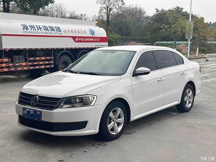 新到13年大众朗逸自动16原版车况私家一手车带双保