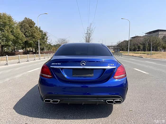 奔驰c63 amg 4.0t v8双涡轮4